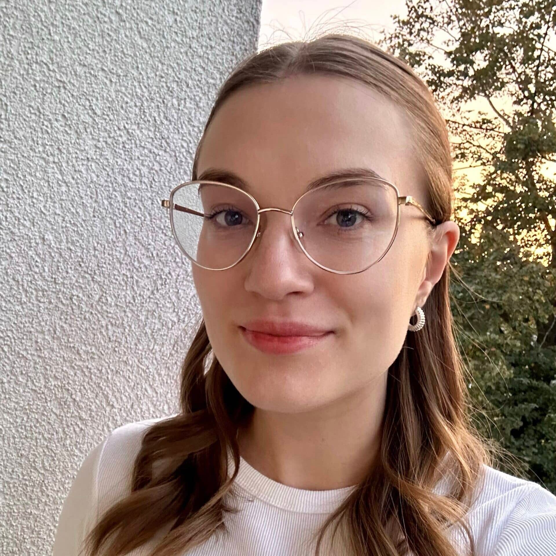 Viktoria – Account Managerin, Mailody